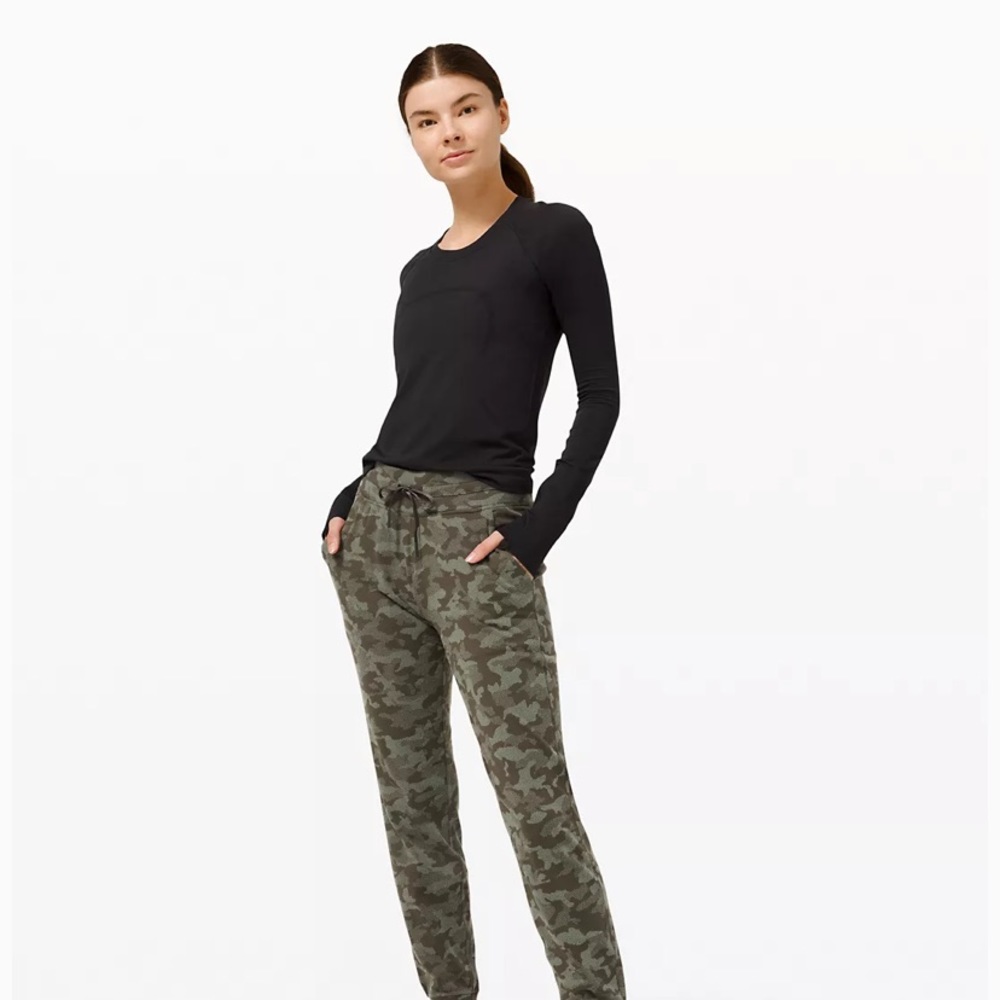 Lululemon Ready to Rulu Jogger 29” - Picture 2 of 5